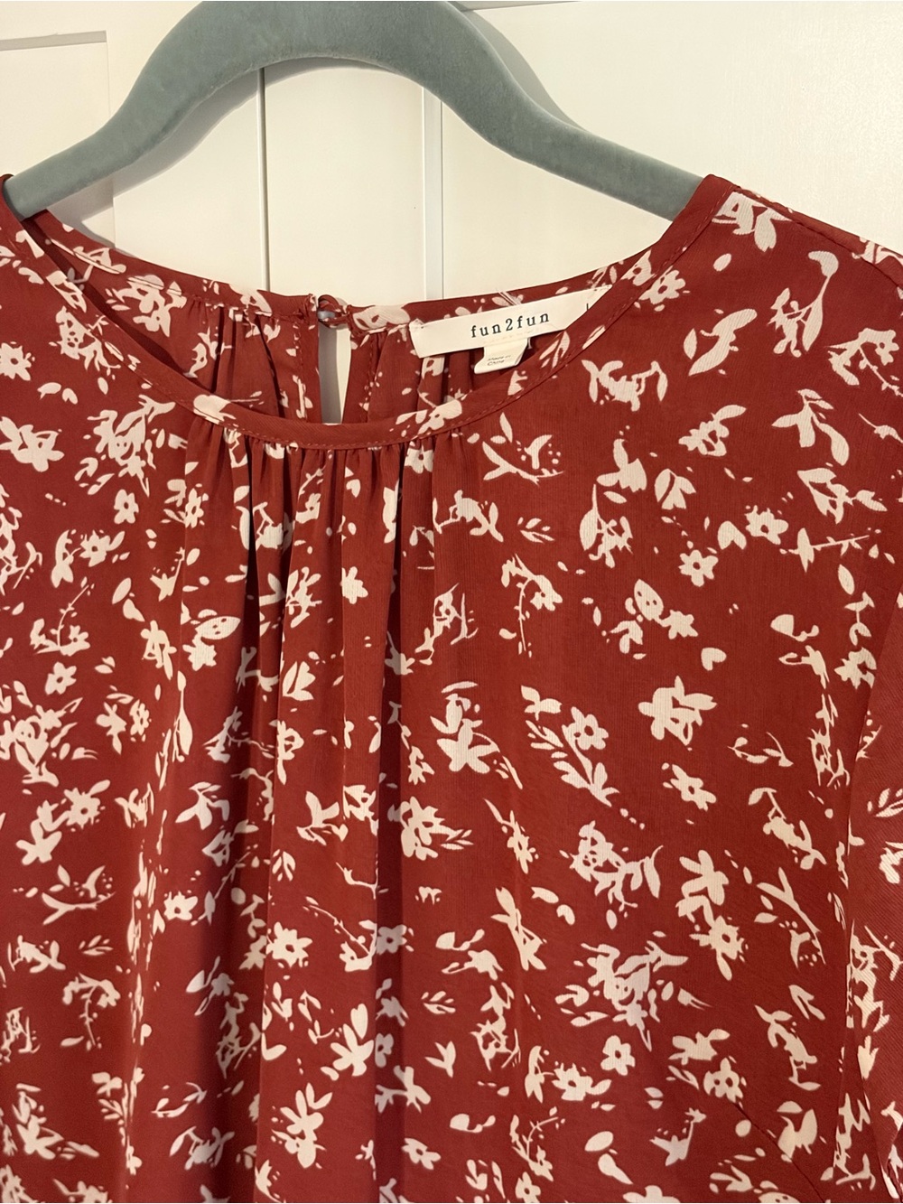 fun 2 fun Rust Floral Keyhole Blouse